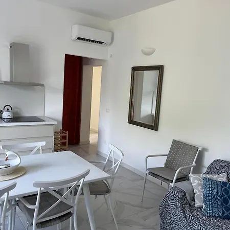 Casa Luisa 1 Trilocale דירה פרוצ'ו